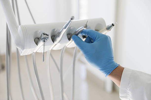 Professional Emergency Dentist technician working in North Lima, OH